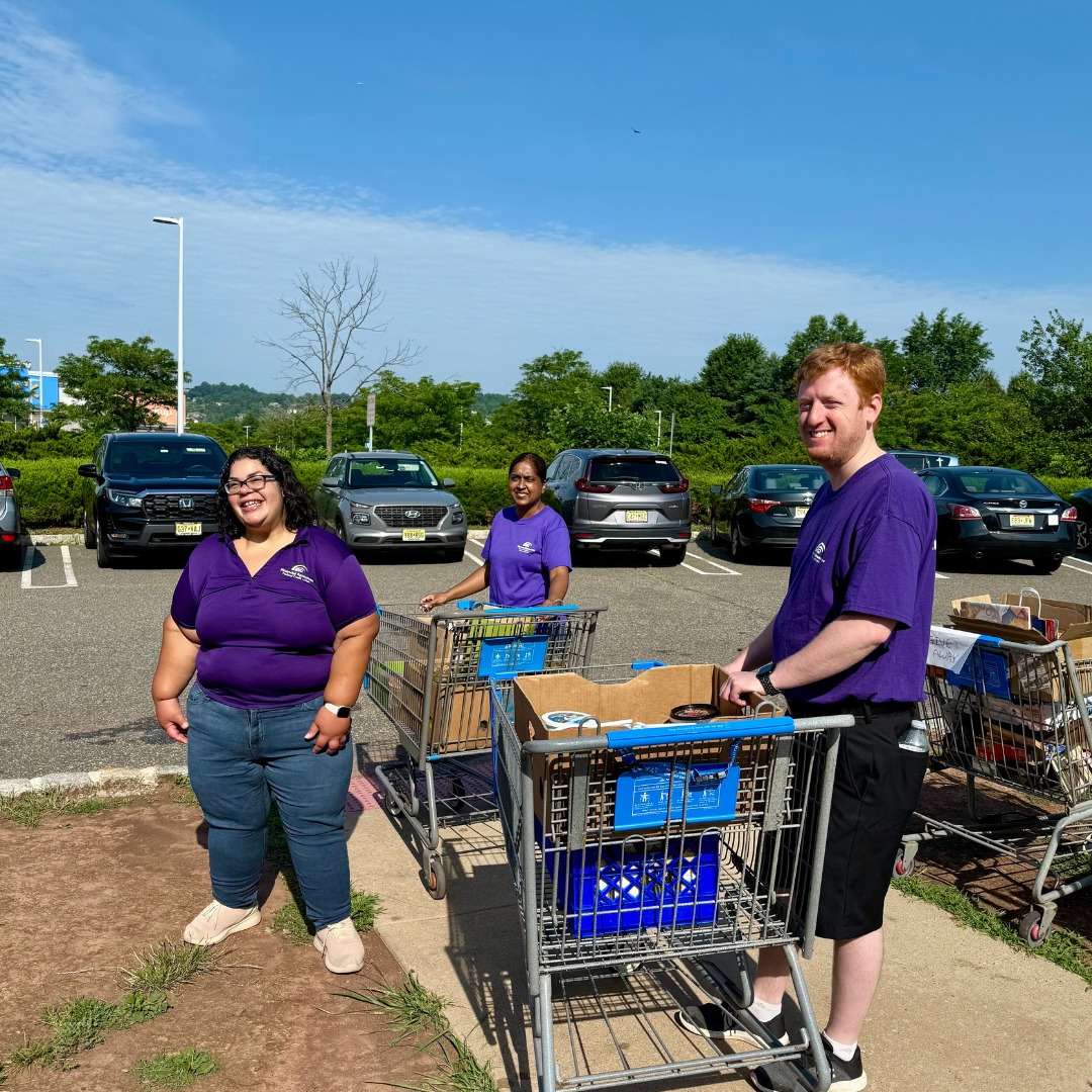 FRFCU employees distributing food