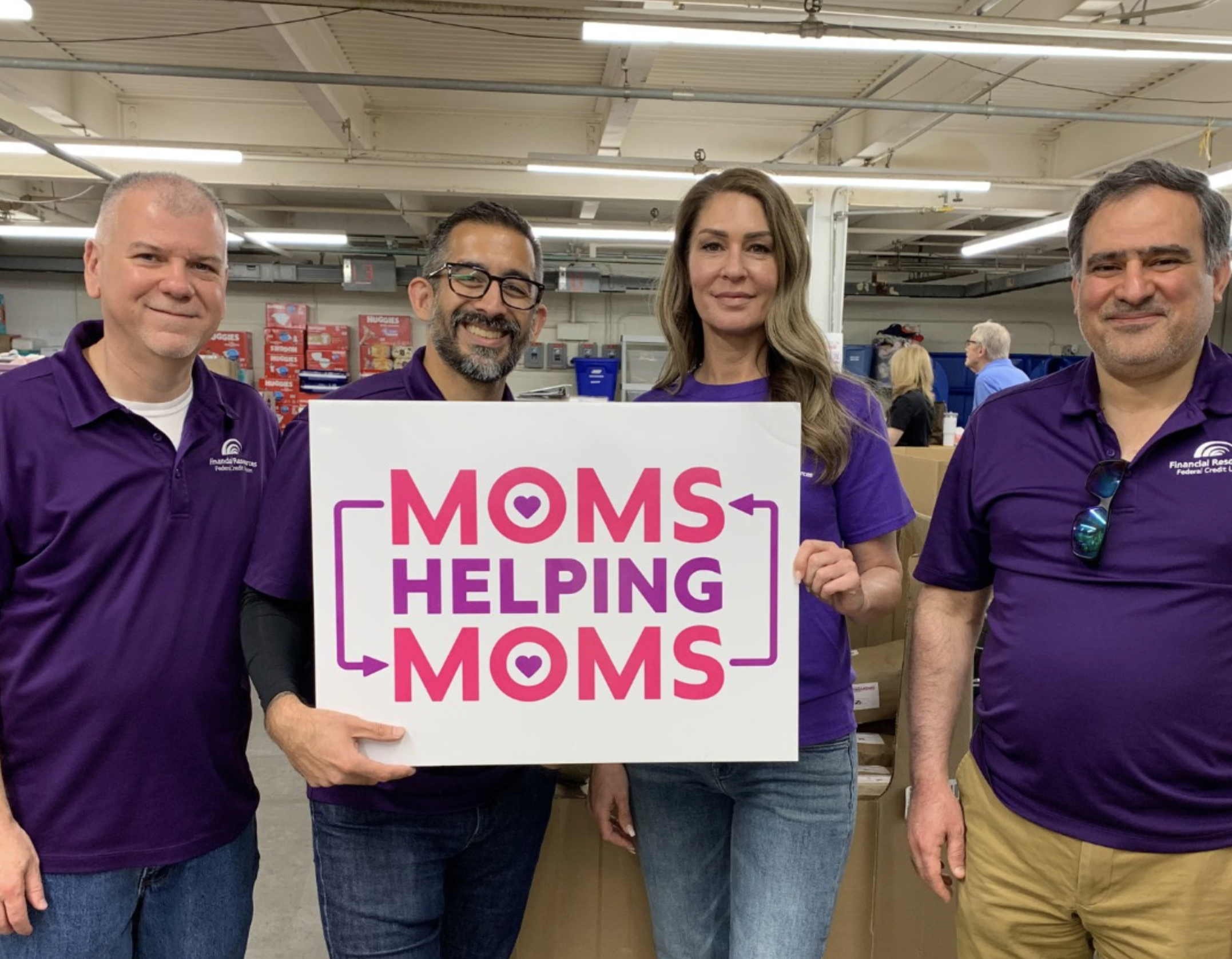Moms Helping Moms Volunteering
